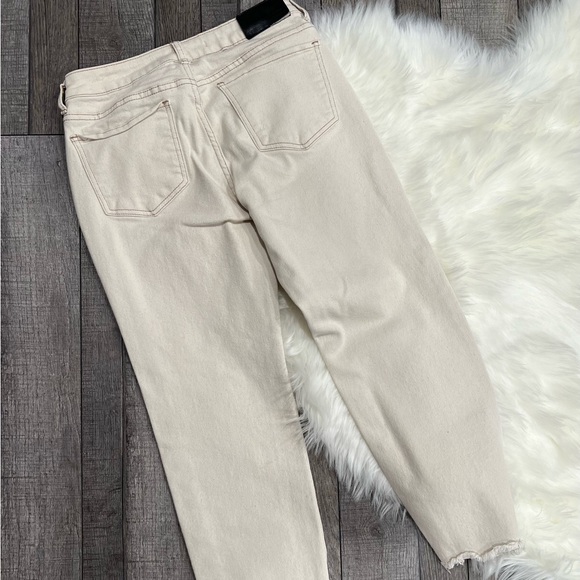 High Rise Jeans - Picture 2 of 3